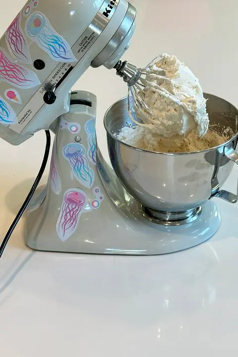 white vegan buttercream frosting