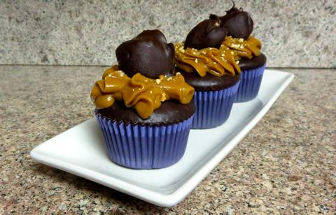 Snickers Cupcakes