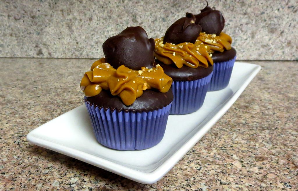 Snickers Cupcakes