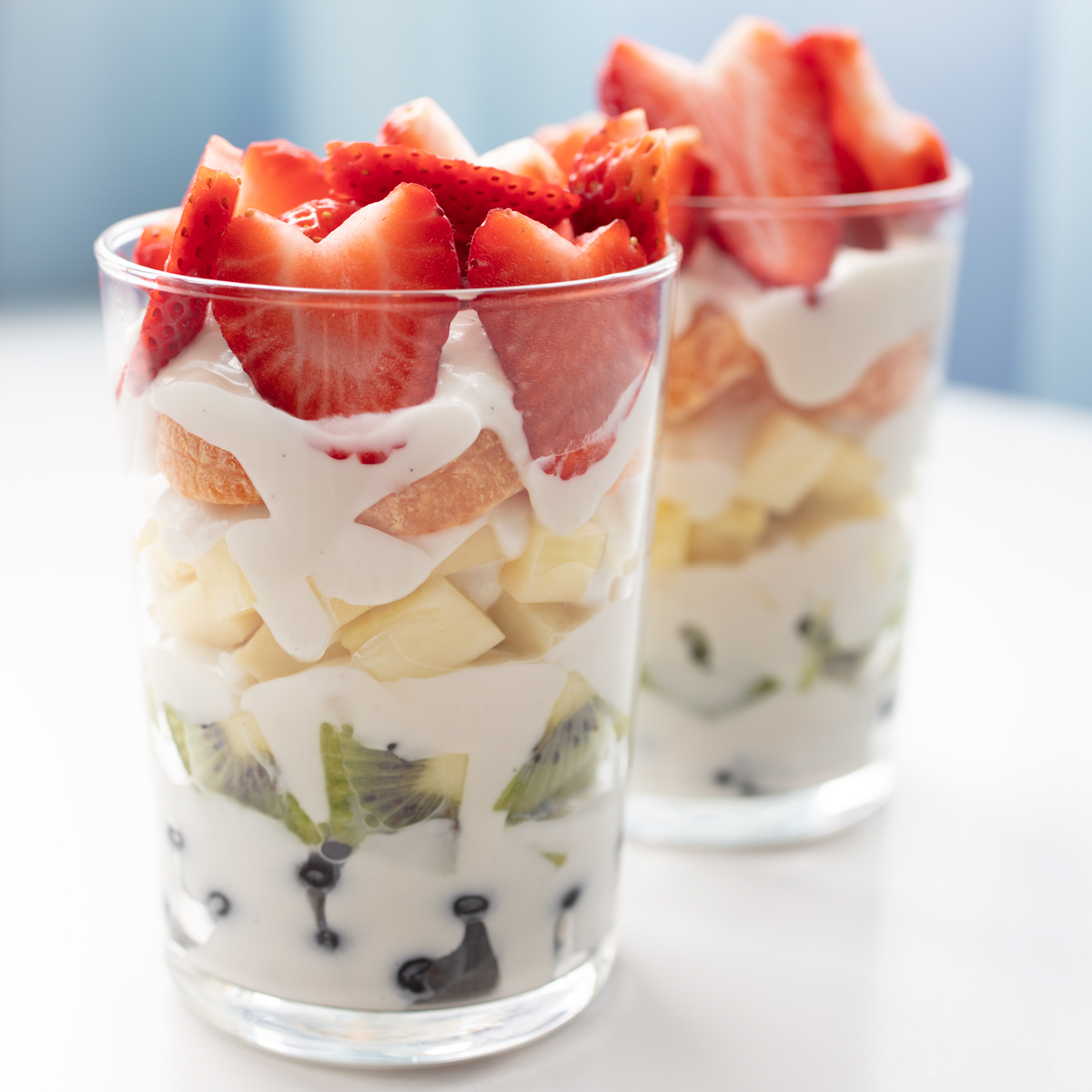 Vegan yogurt parfait